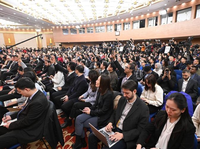中央政治局会议举行,传递三重确定性