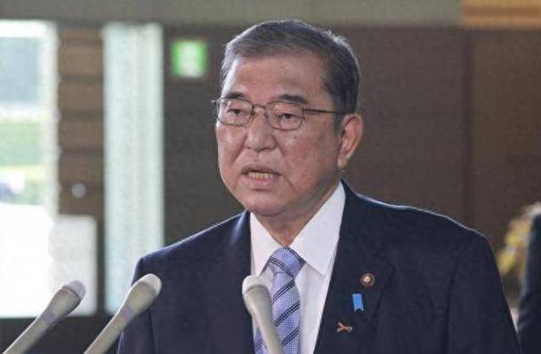 国防部新闻发言人就日本民用飞机侵闯中国钓鱼岛领空答记者问